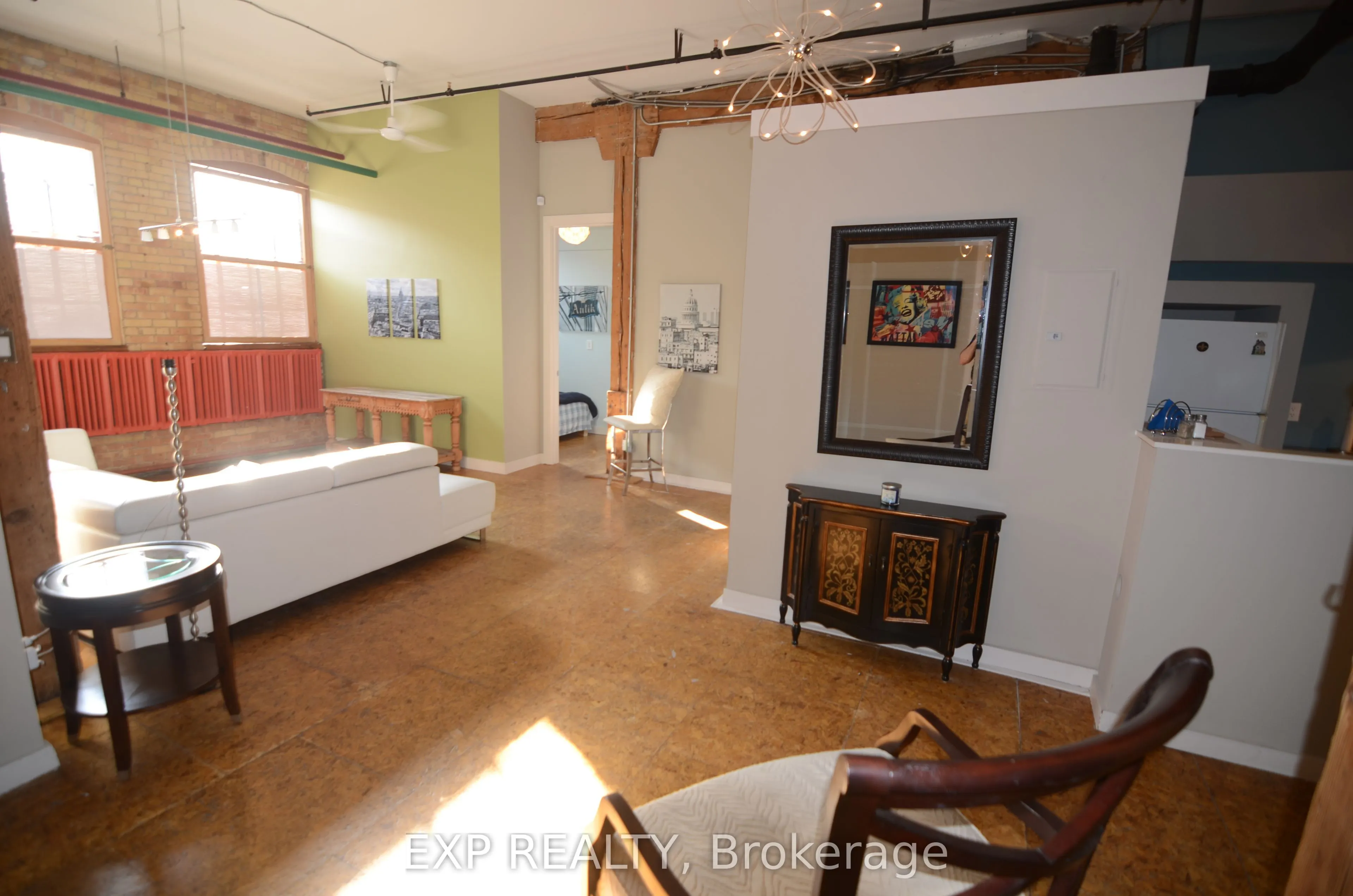 2480 Dundas Street W
