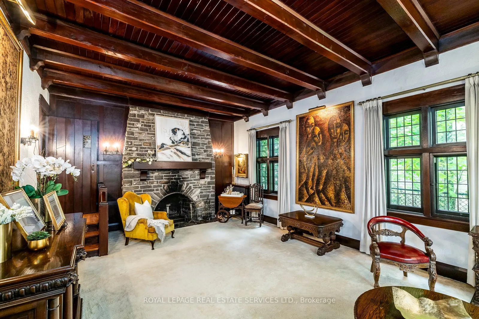 18 Queen Marys Drive