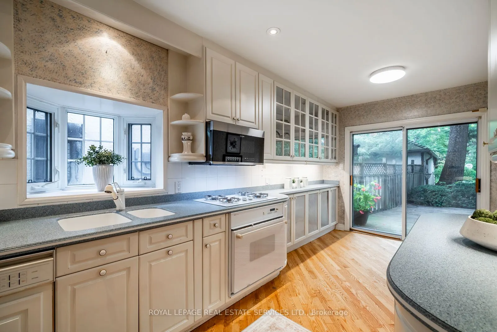 18 Queen Marys Drive