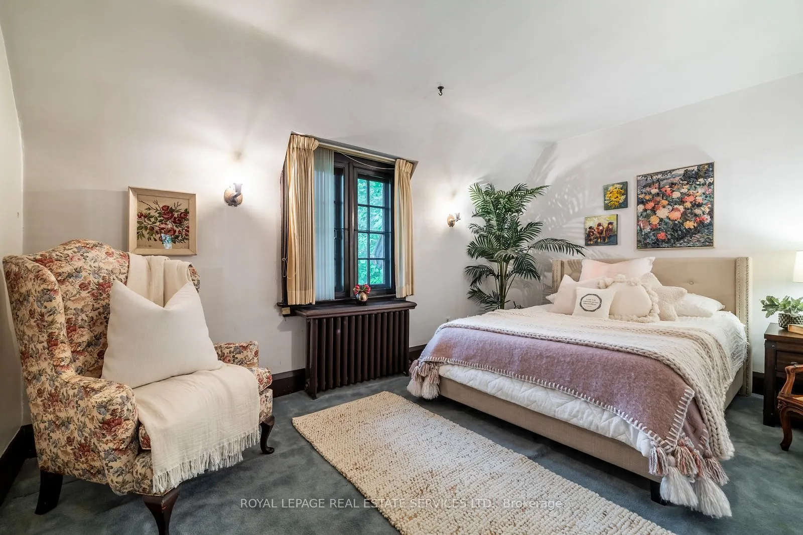 18 Queen Marys Drive