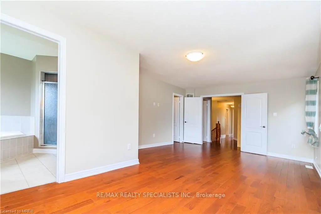 1256 Jezero Crescent