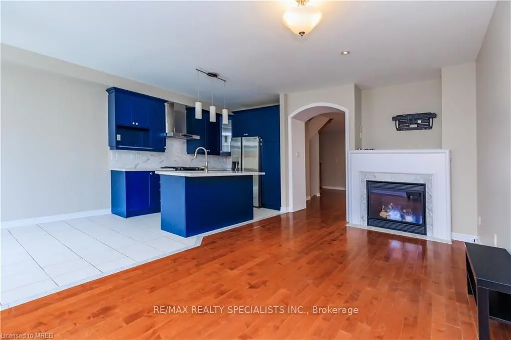 1256 Jezero Crescent