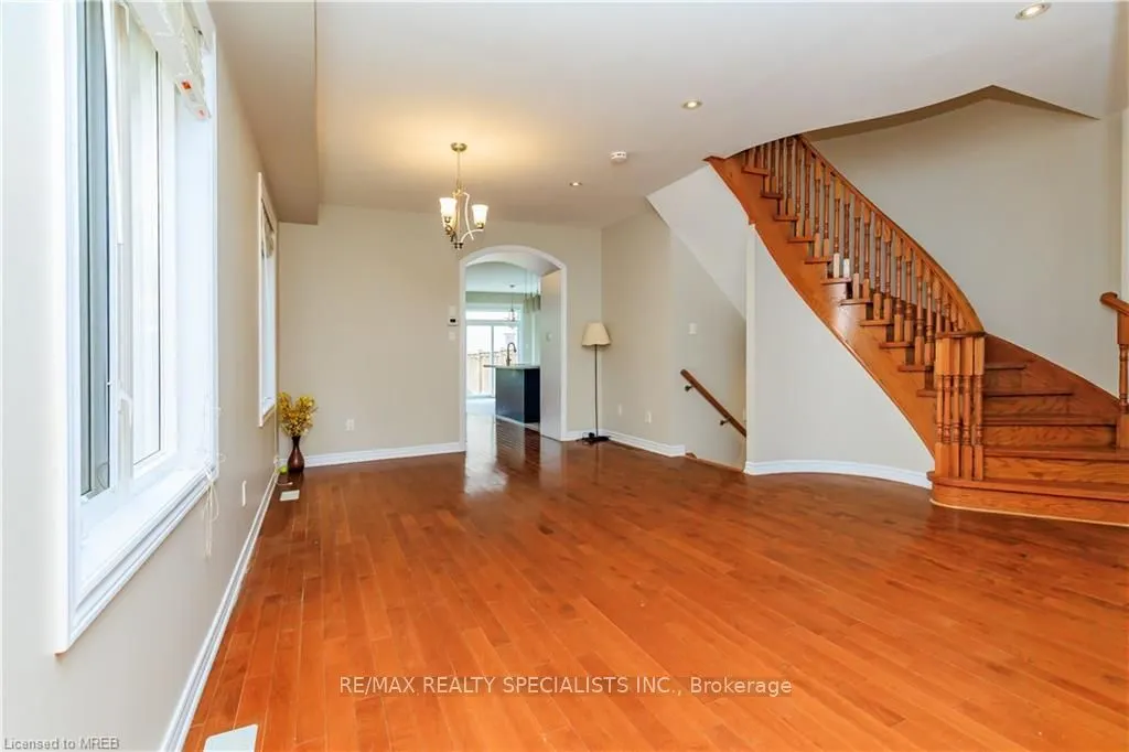 1256 Jezero Crescent