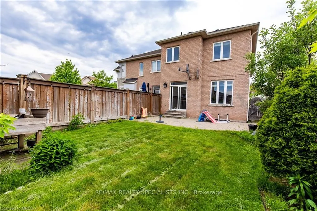 1256 Jezero Crescent