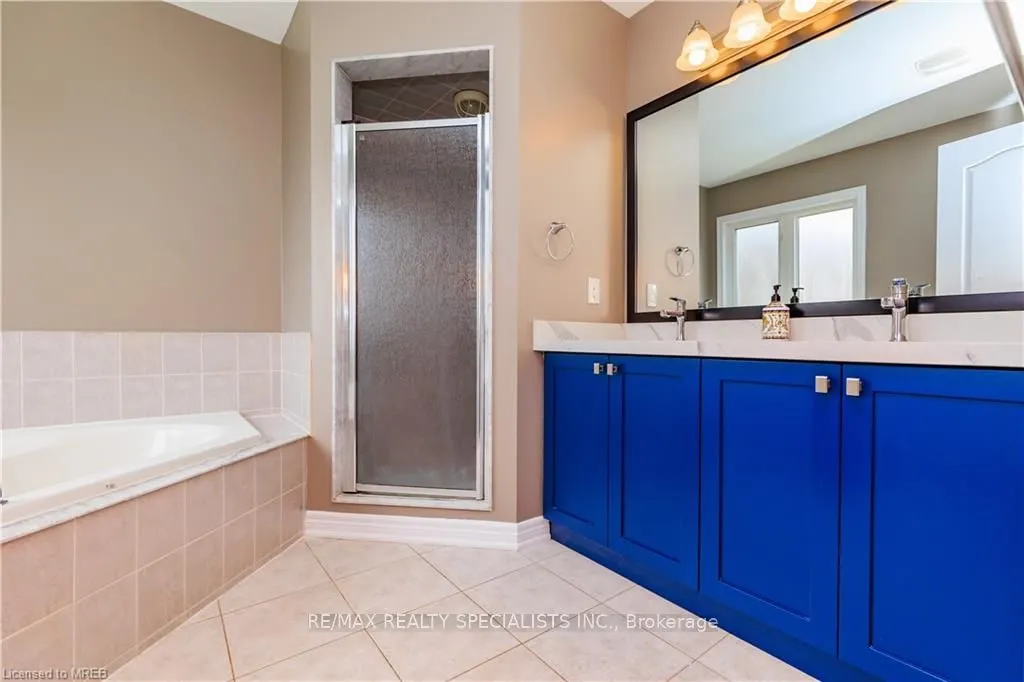 1256 Jezero Crescent