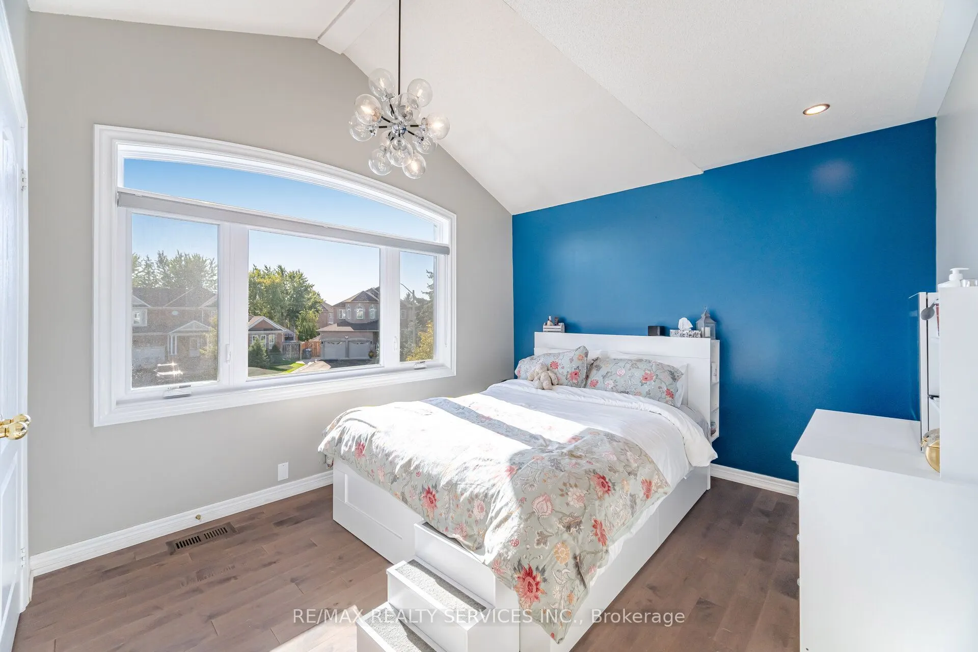 5 Melrose Gardens