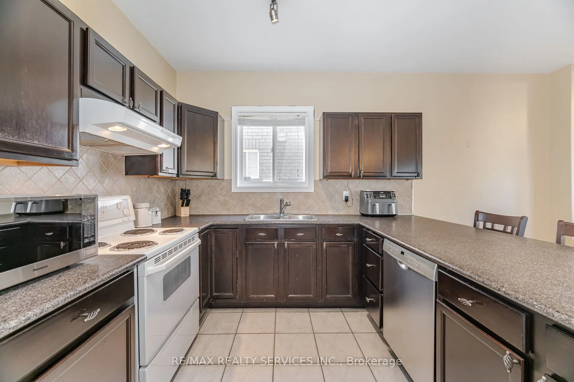 5 Melrose Gardens