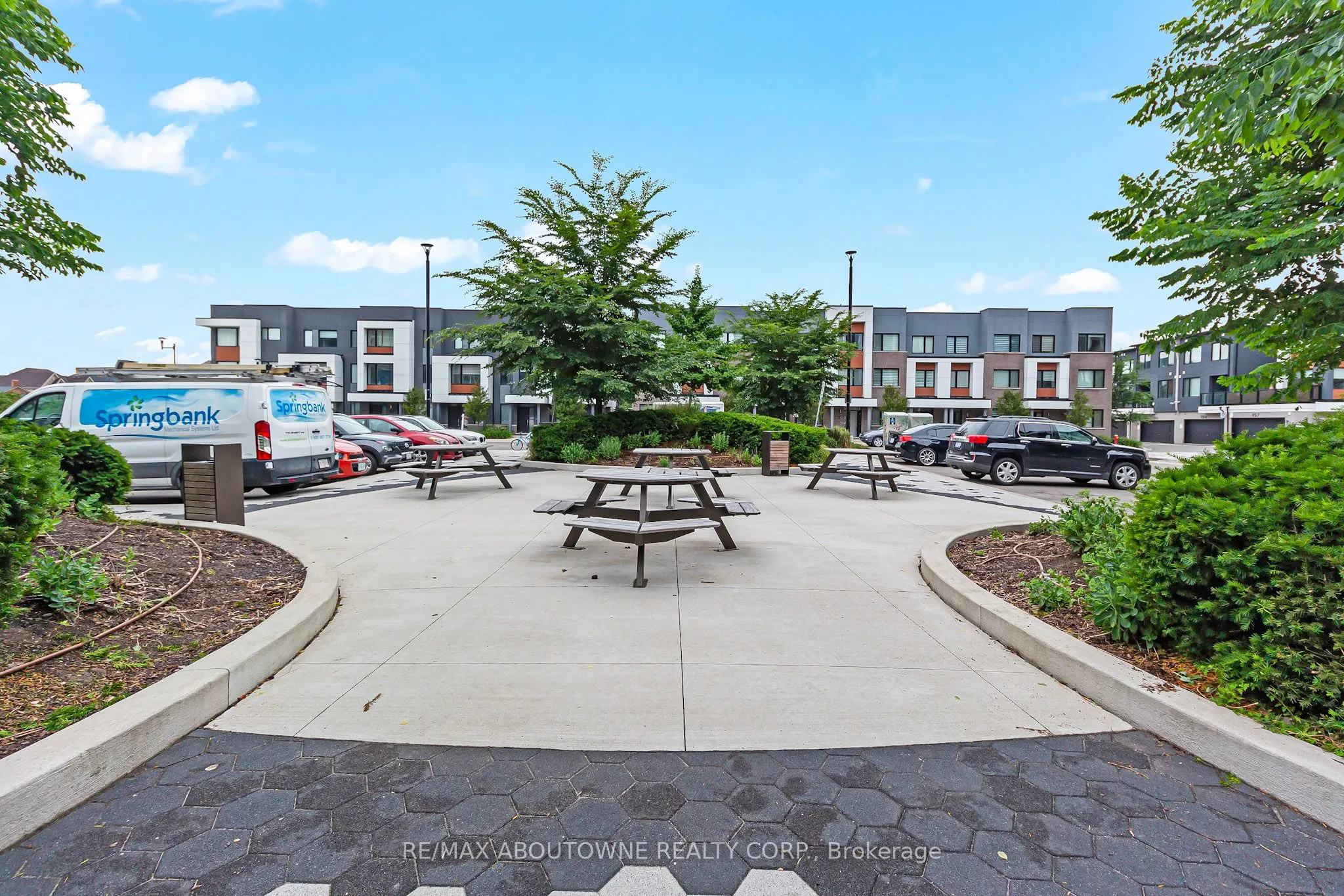 102 Grovewood Common, #121