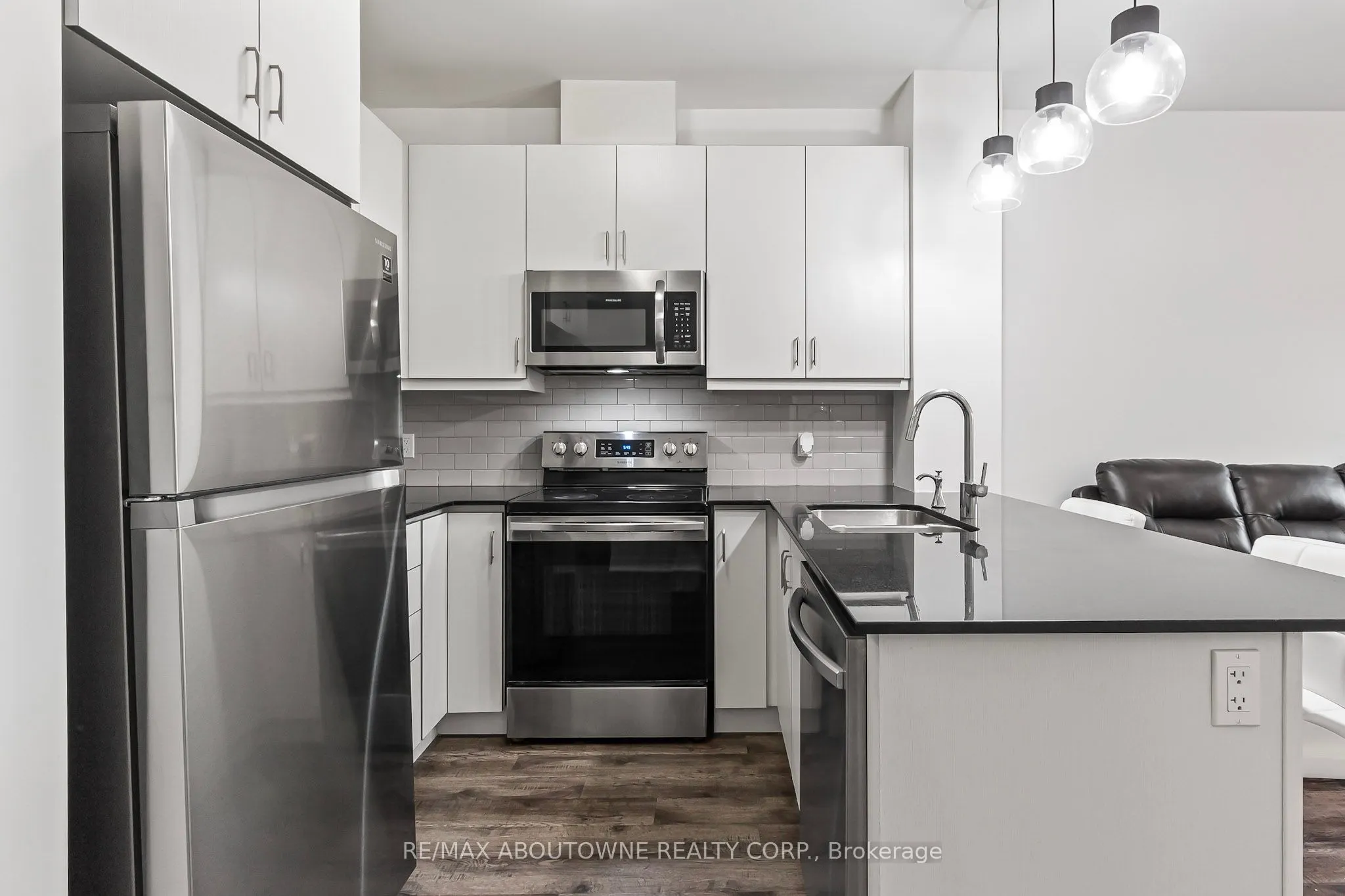102 Grovewood Common, #121