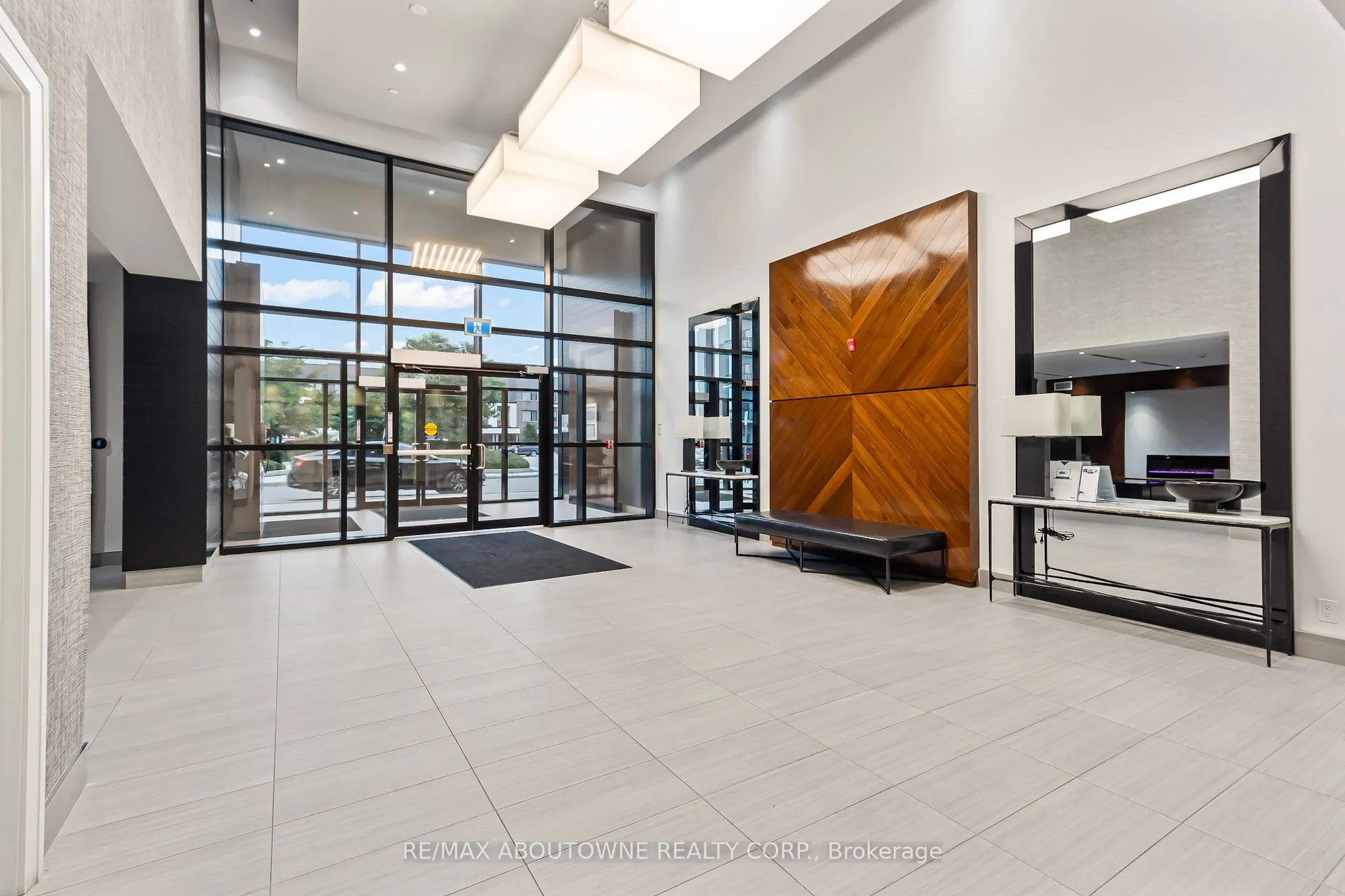 102 Grovewood Common, #121