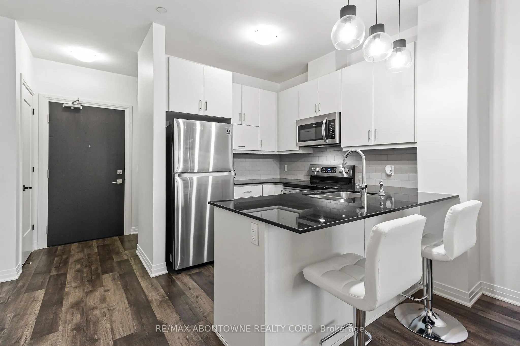 102 Grovewood Common, #121
