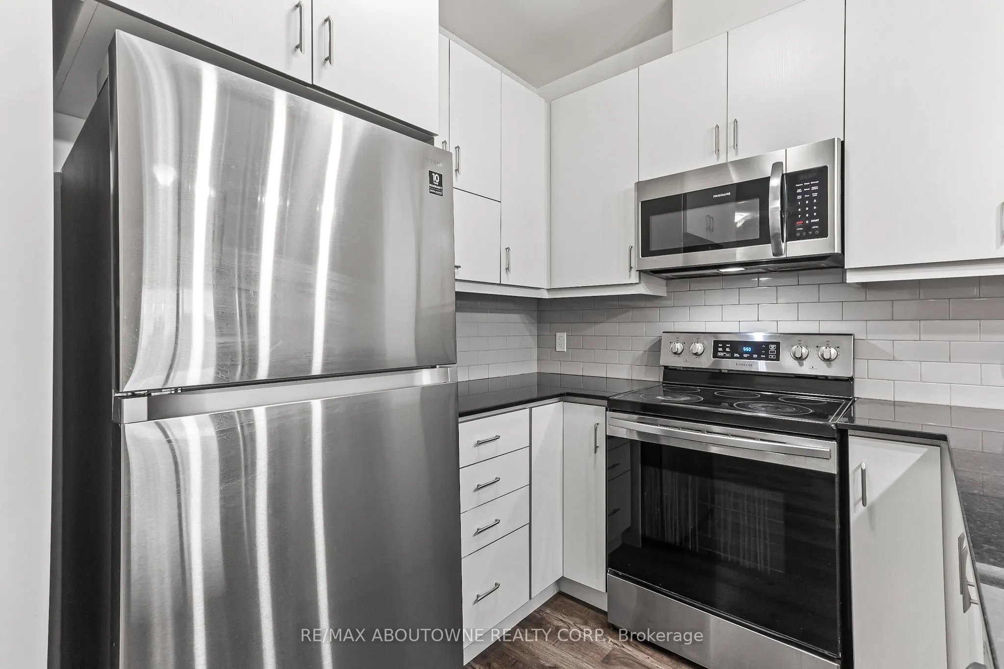 102 Grovewood Common, #121