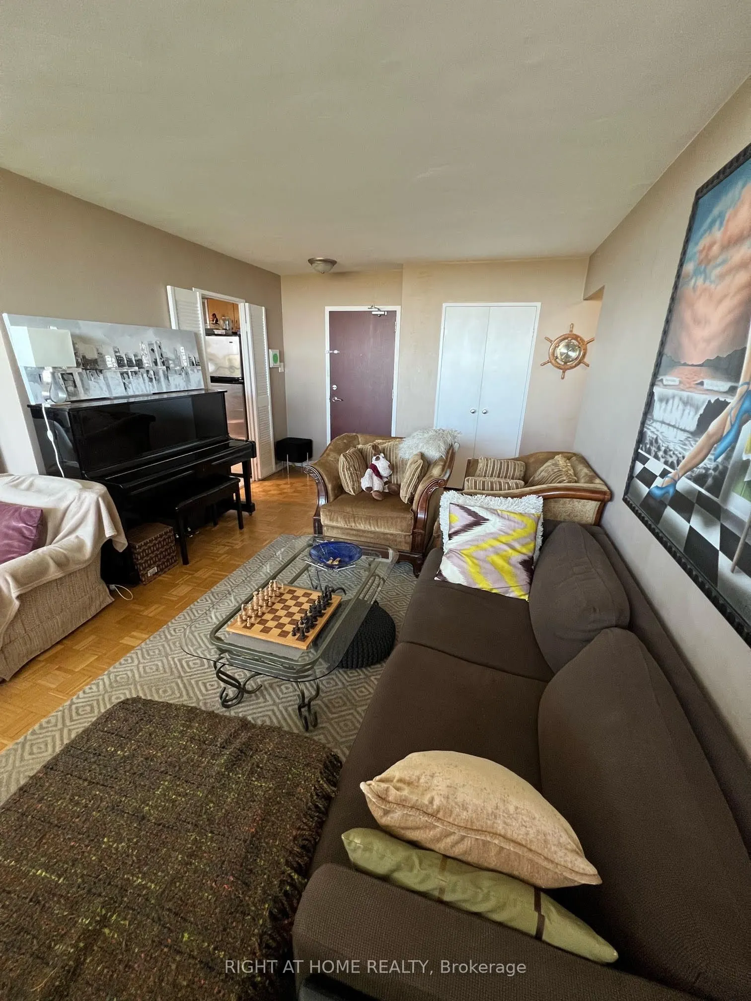 360 Ridelle Avenue, #1812