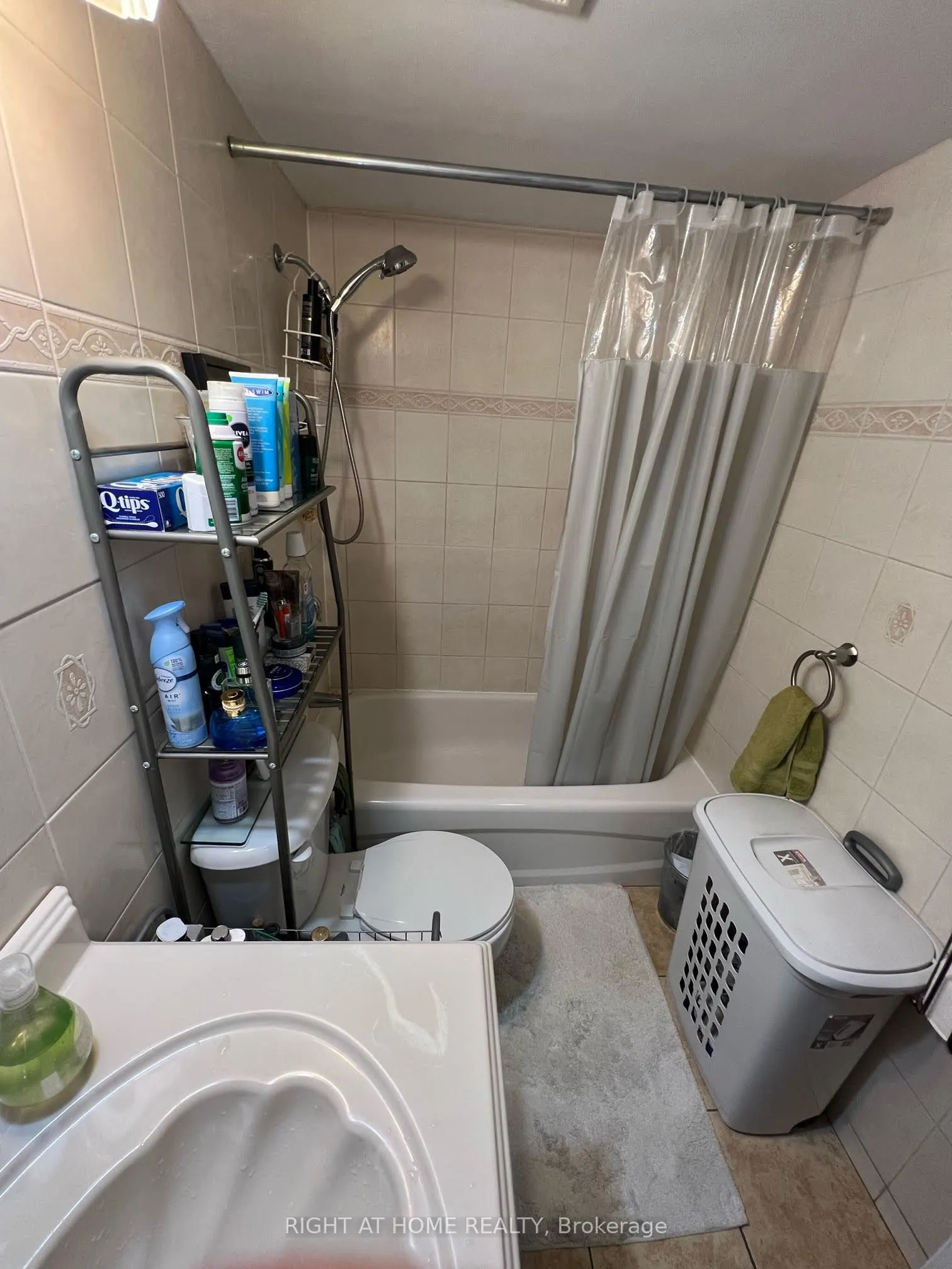 360 Ridelle Avenue, #1812