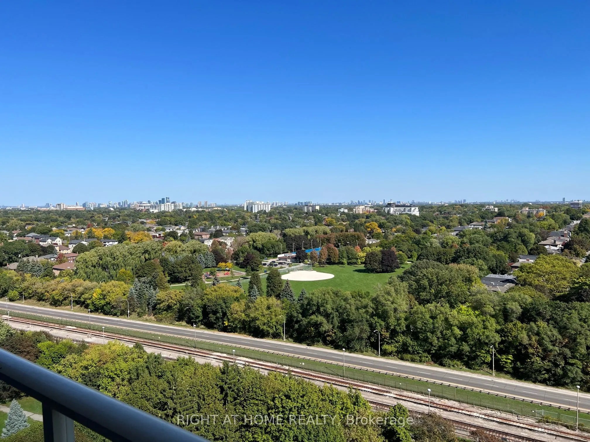 360 Ridelle Avenue, #1812
