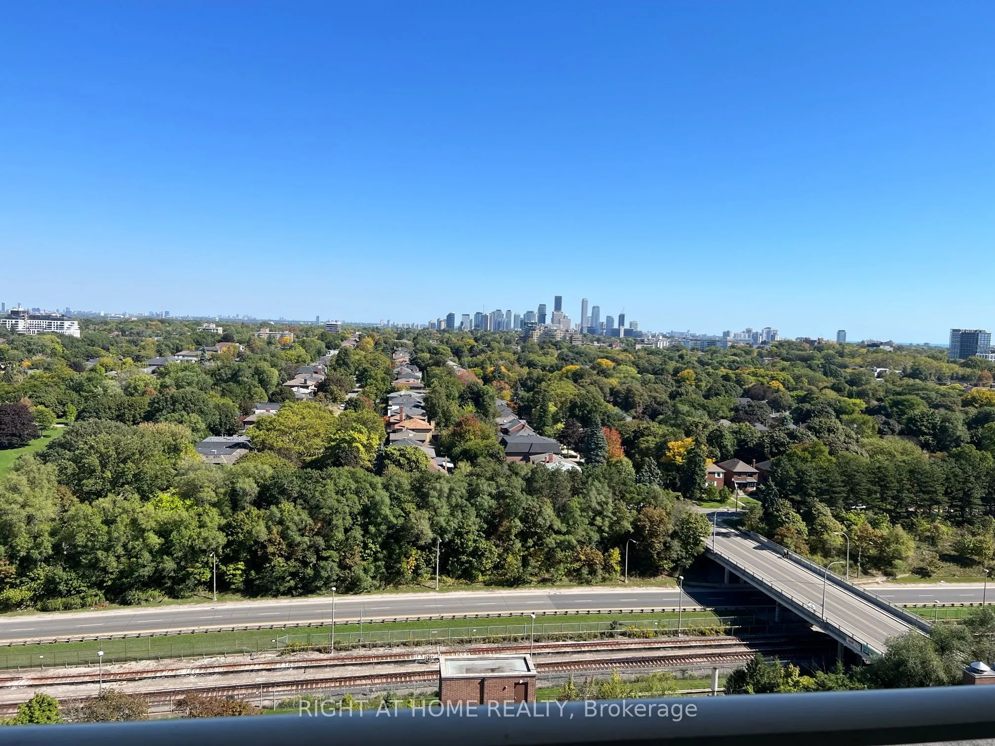 360 Ridelle Avenue, #1812