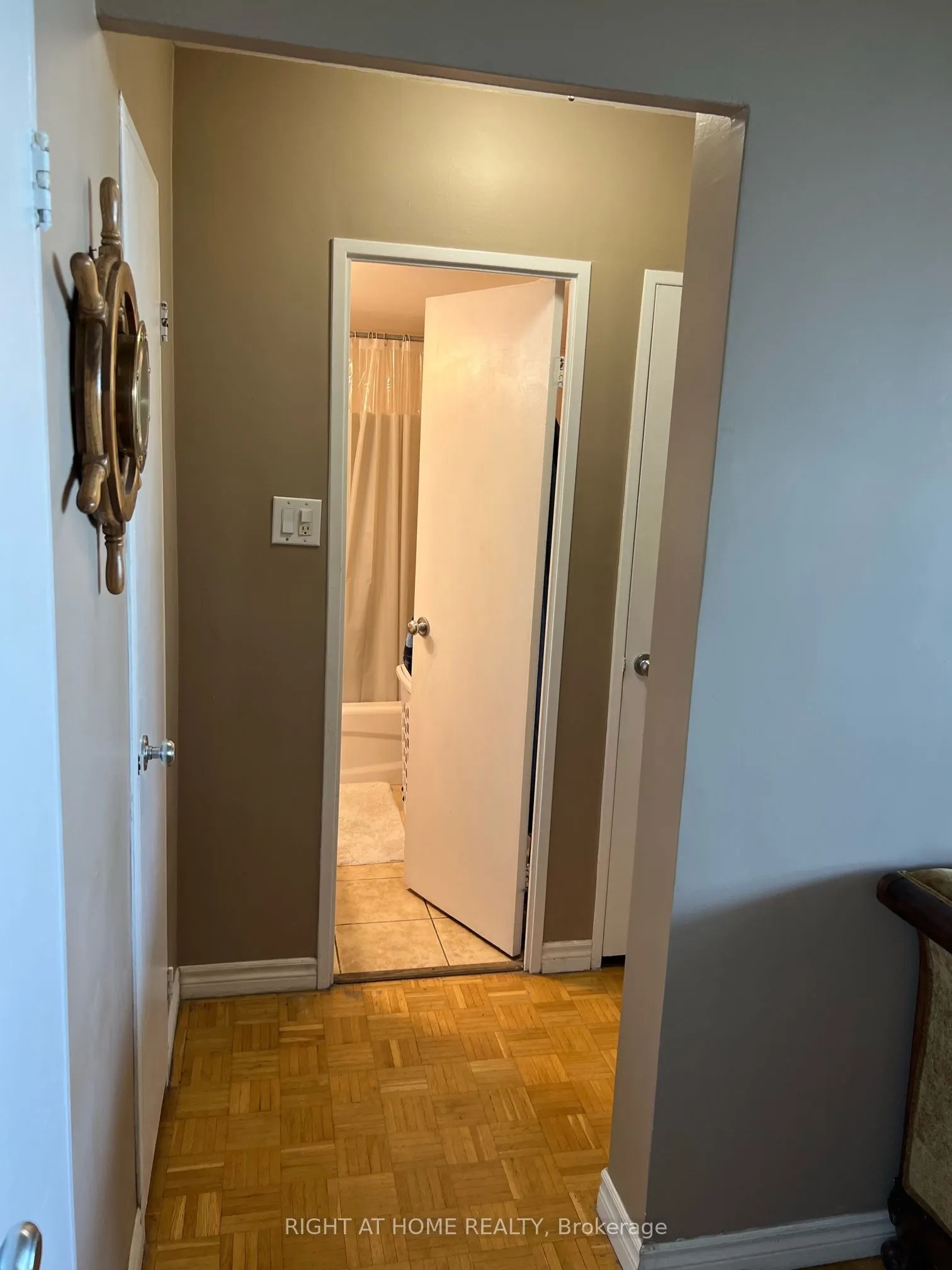 360 Ridelle Avenue, #1812