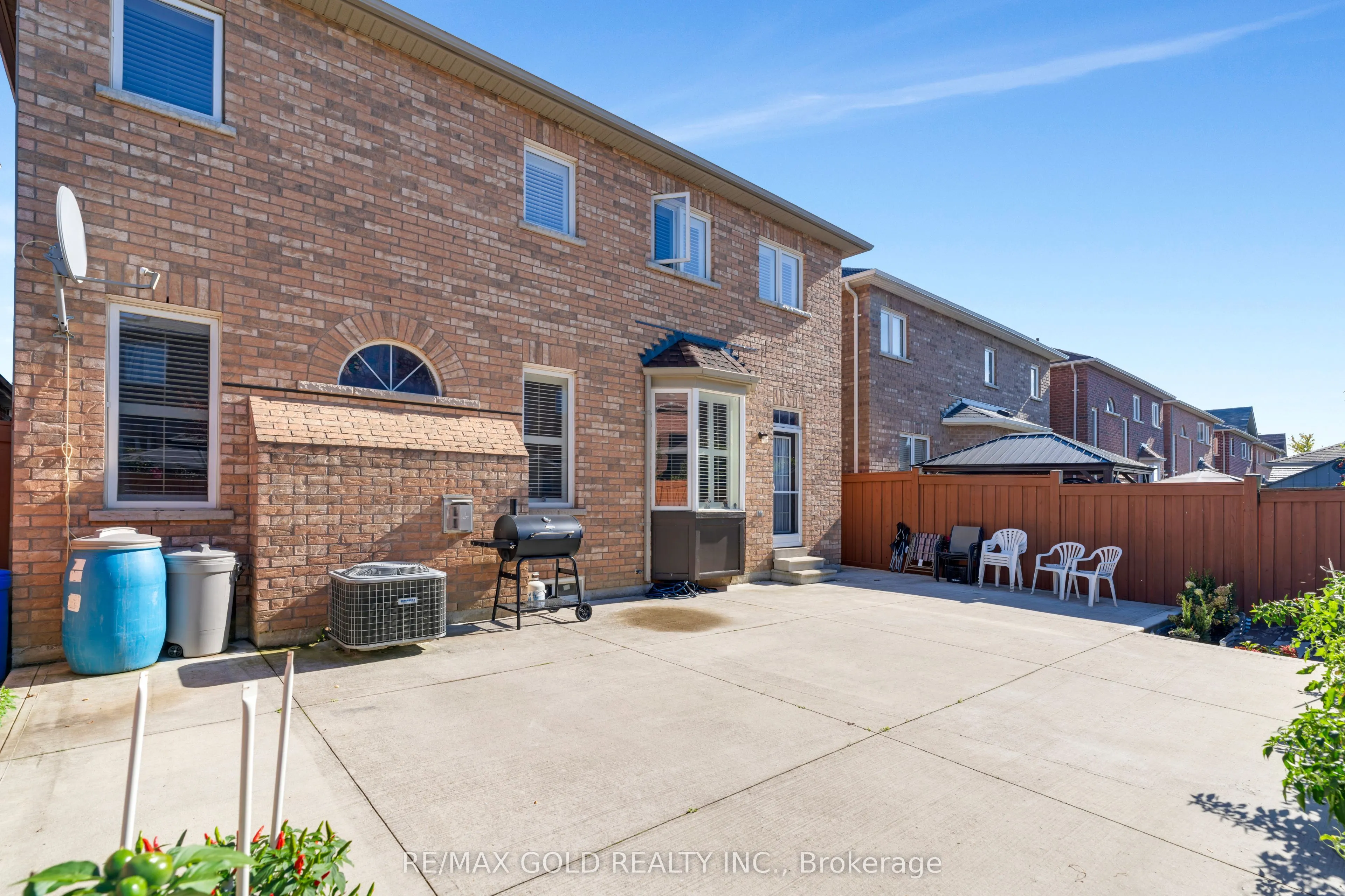 82 Amaranth Crescent
