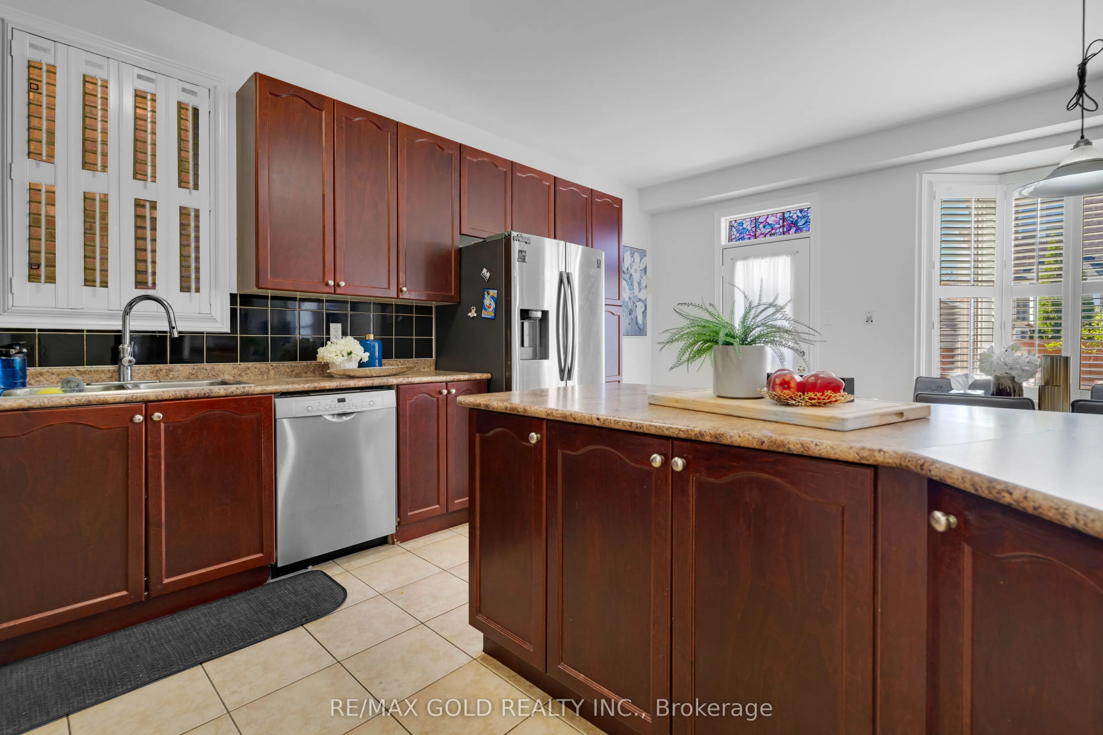 82 Amaranth Crescent