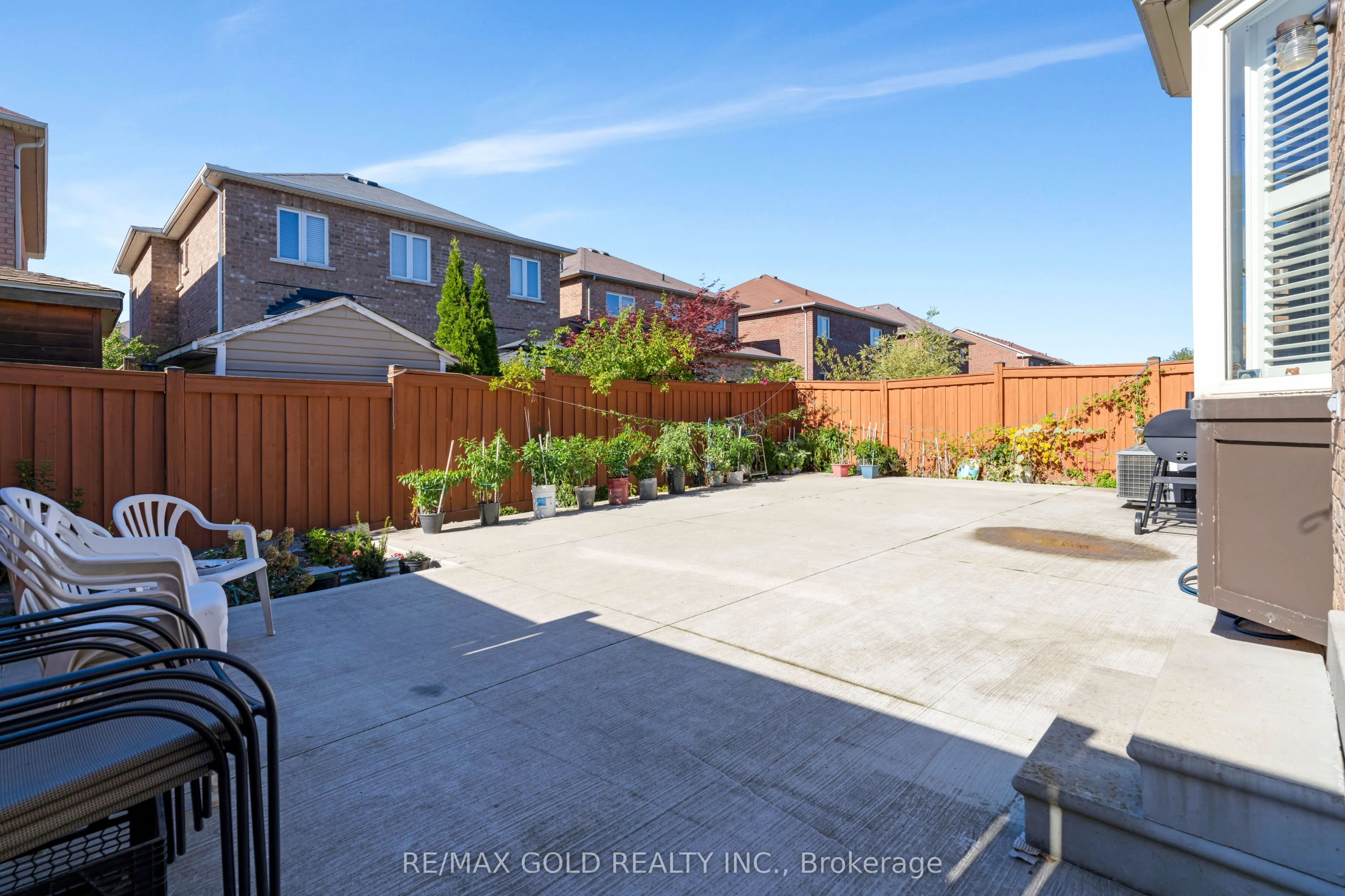 82 Amaranth Crescent