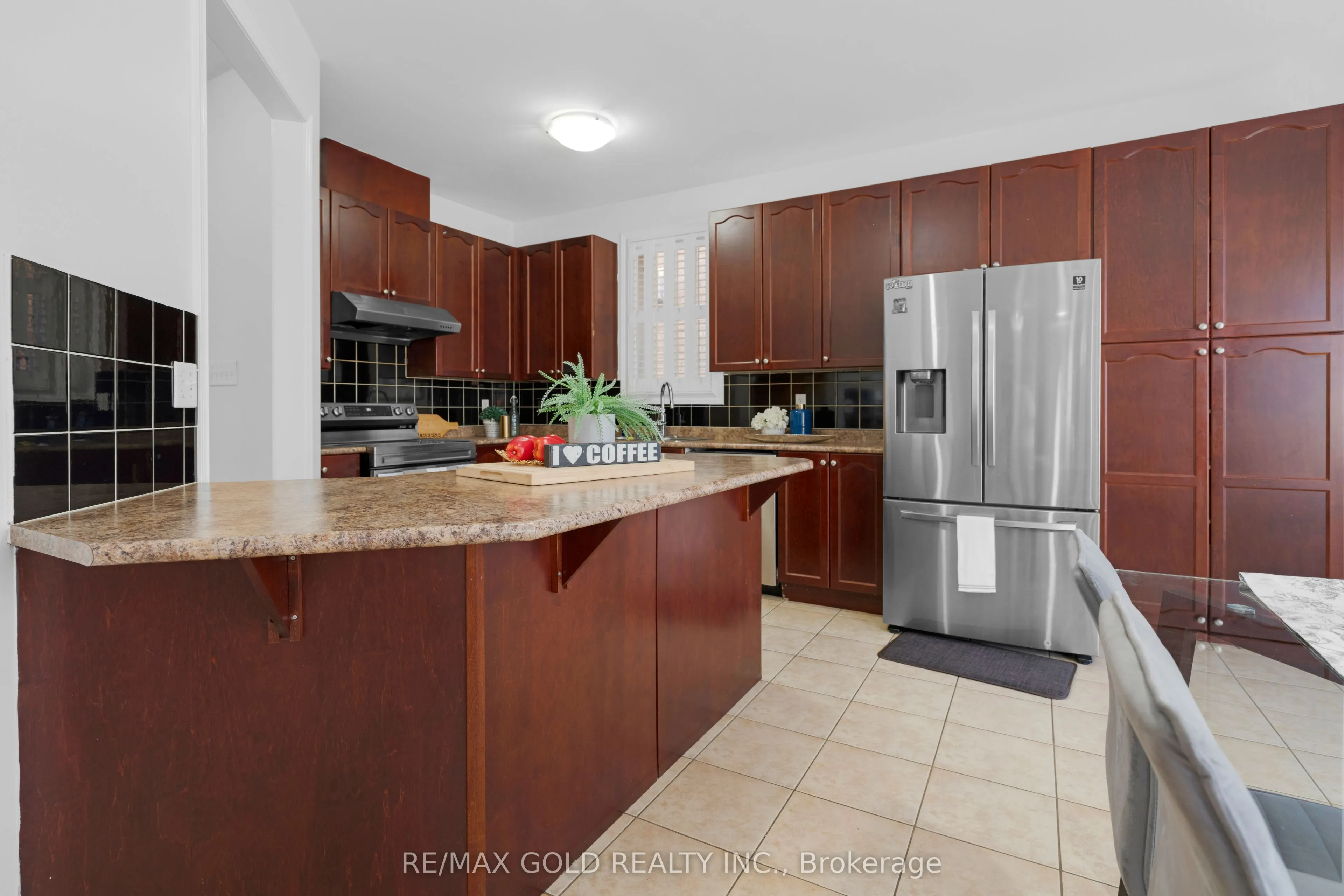 82 Amaranth Crescent