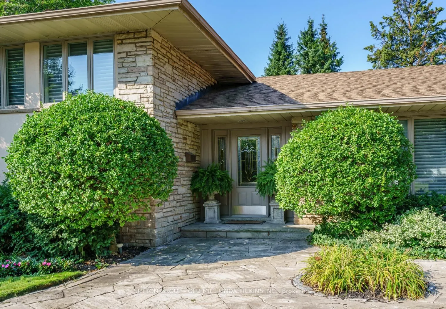 6 Winterbourne Court