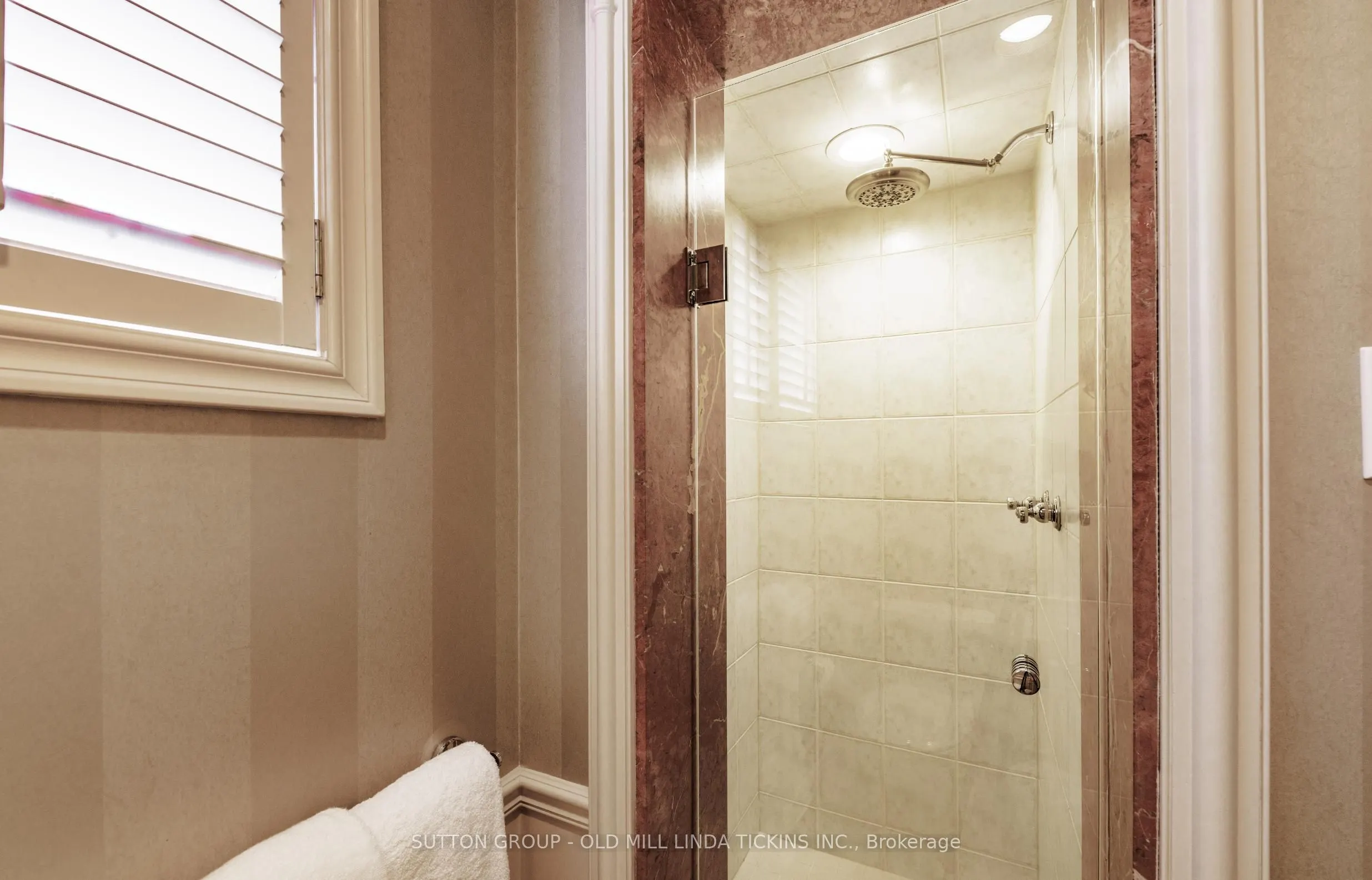 6 Winterbourne Court