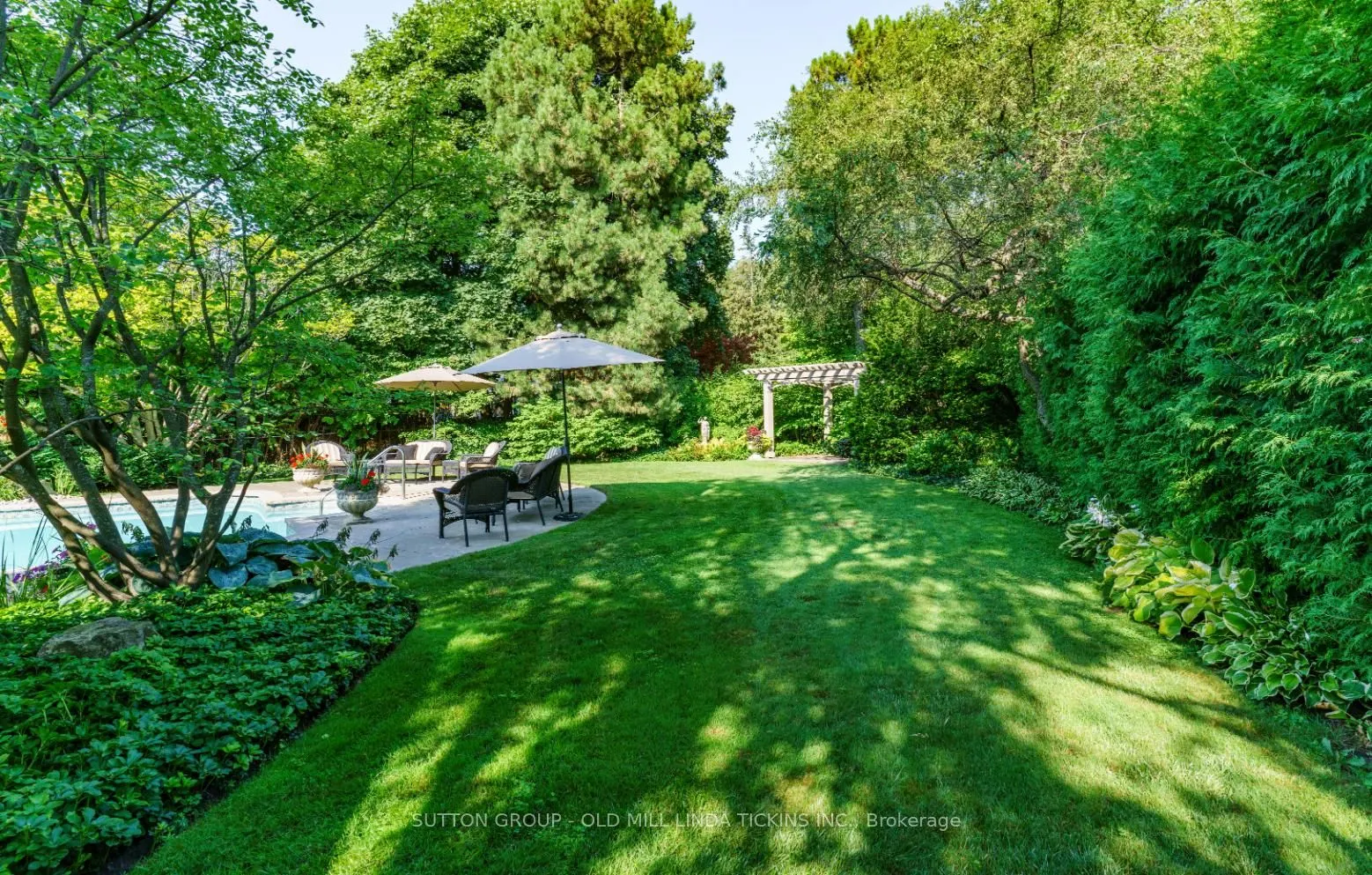 6 Winterbourne Court