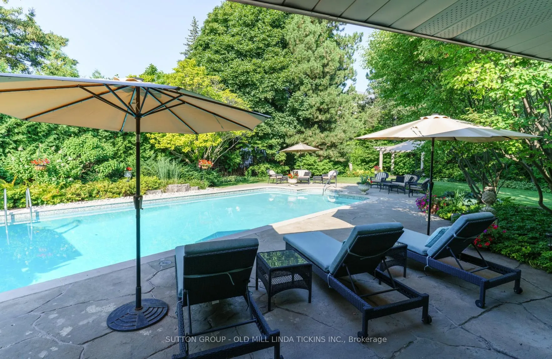 6 Winterbourne Court