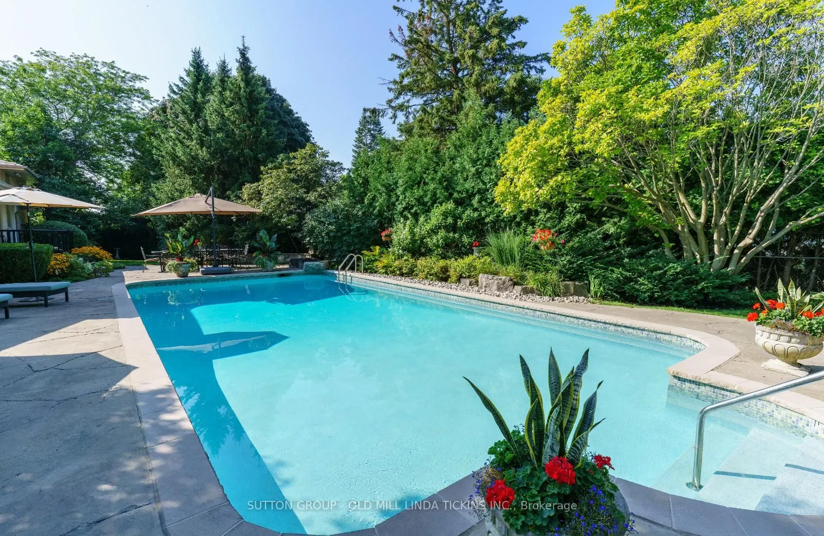 6 Winterbourne Court