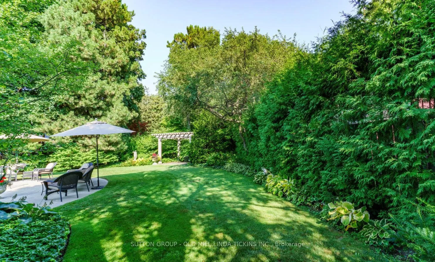 6 Winterbourne Court