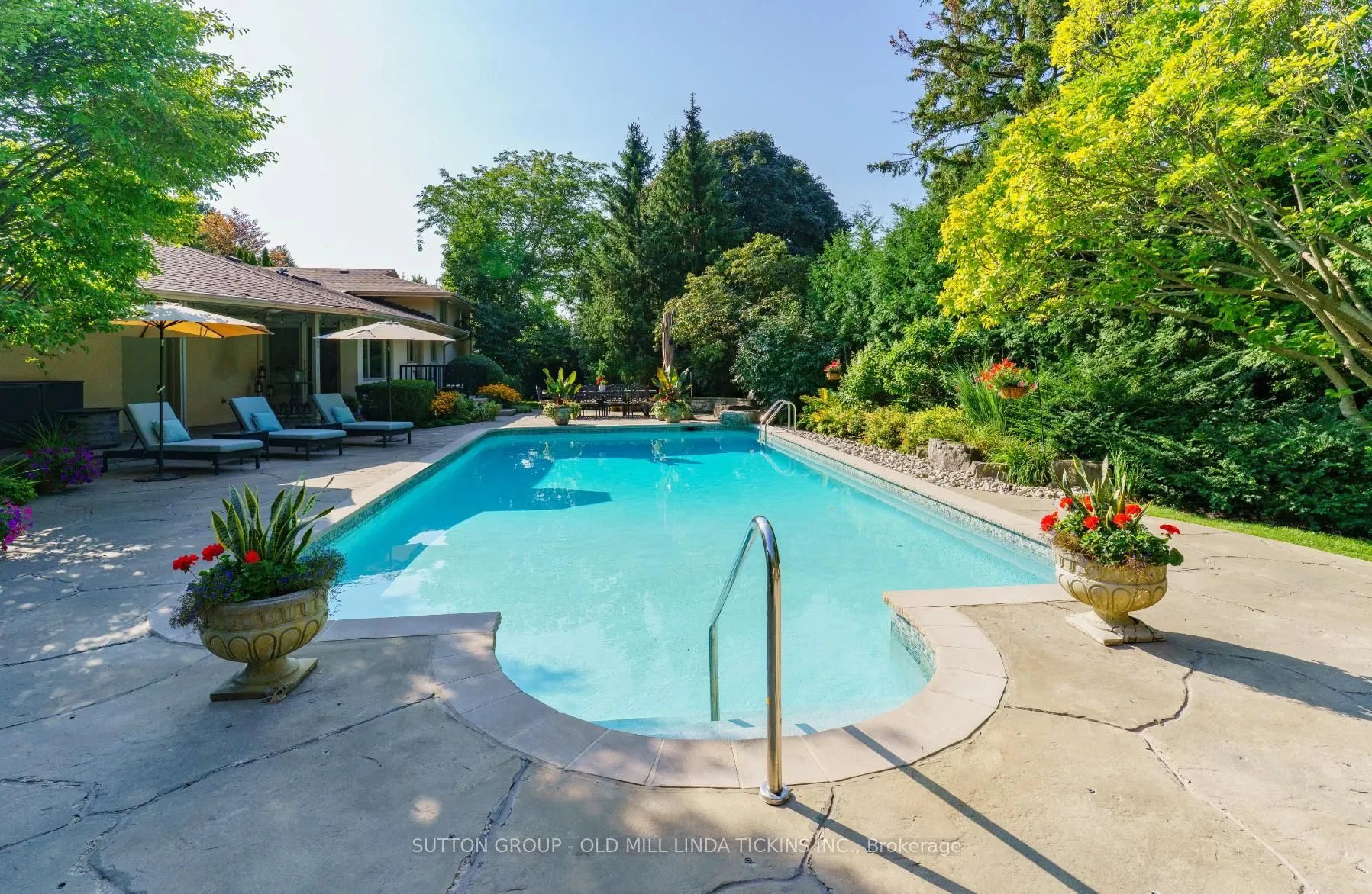 6 Winterbourne Court