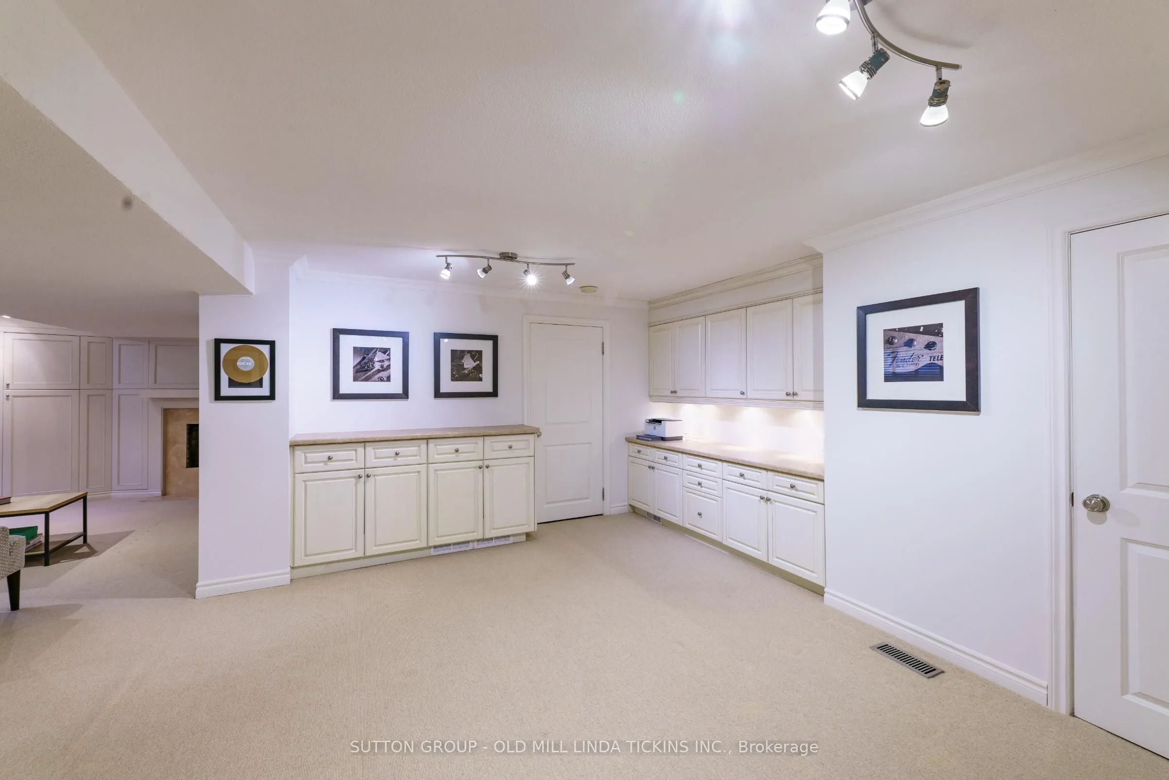 6 Winterbourne Court