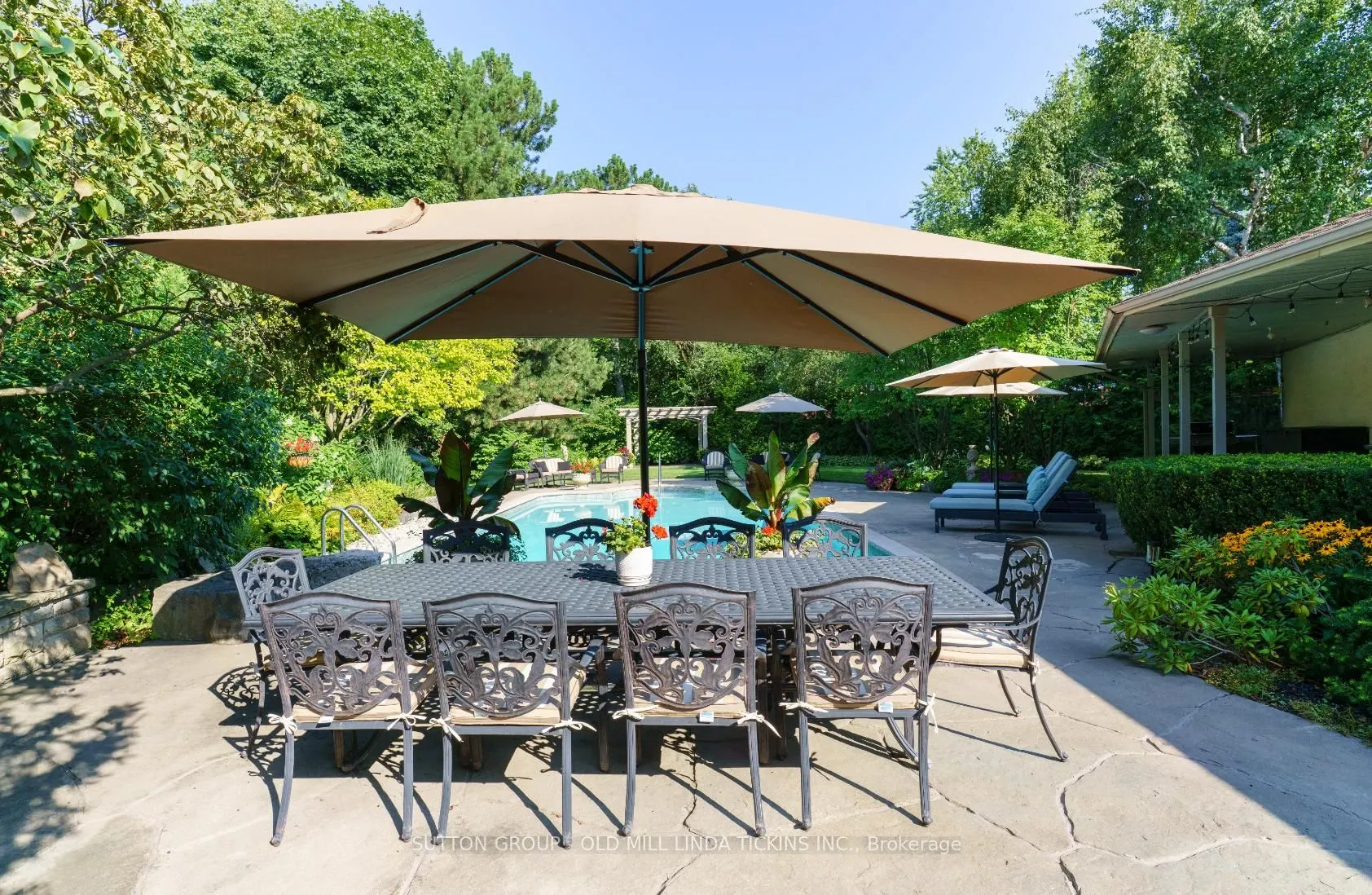 6 Winterbourne Court