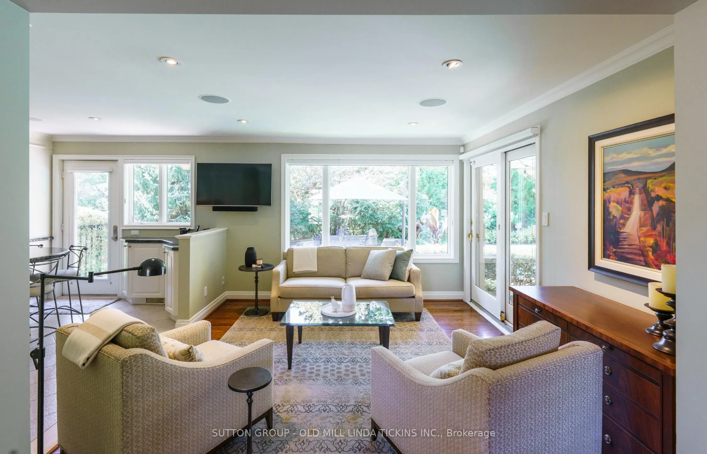 6 Winterbourne Court