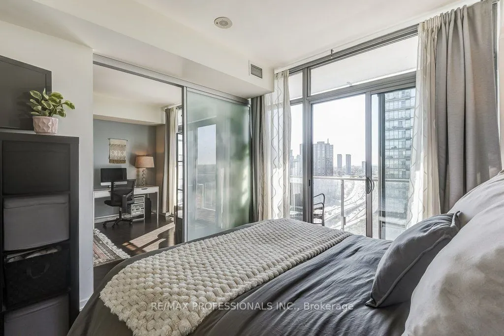 103 The Queensway Avenue, #2707