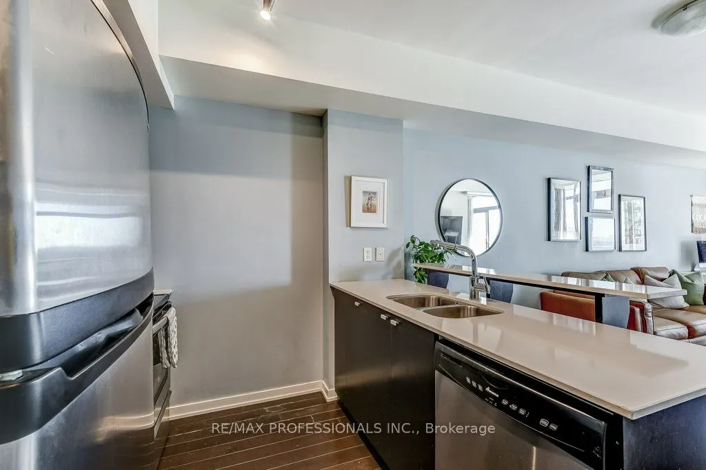 103 The Queensway Avenue, #2707