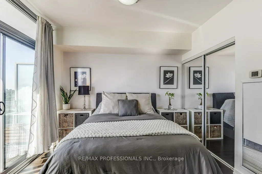 103 The Queensway Avenue, #2707