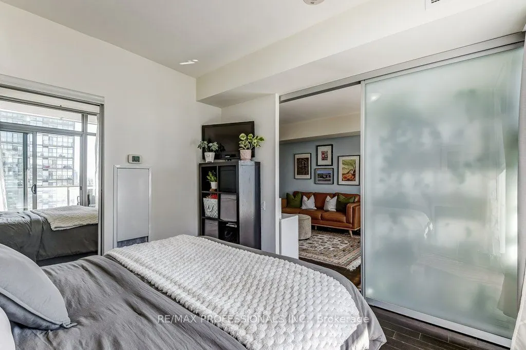 103 The Queensway Avenue, #2707