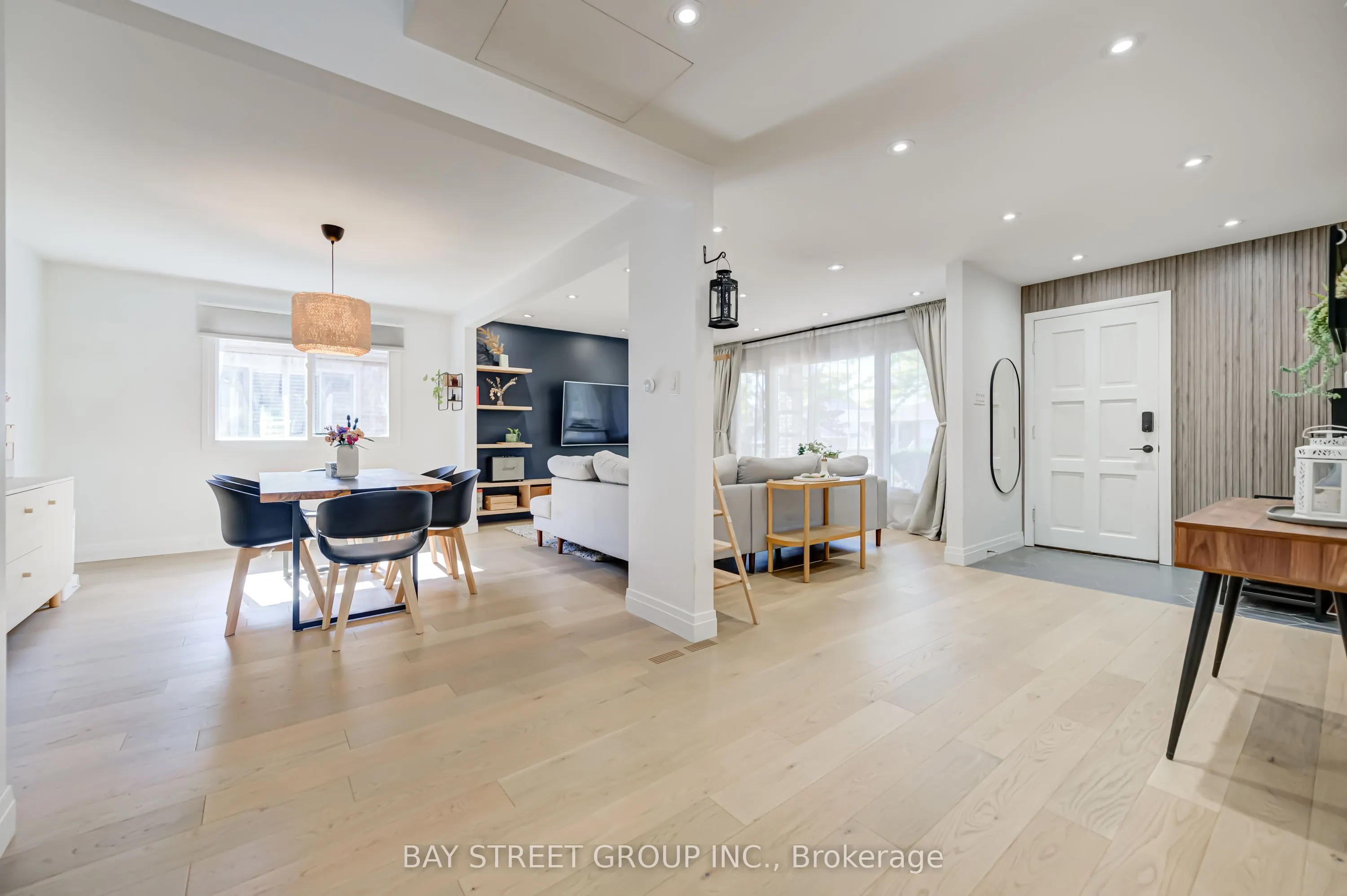 3420 Charmaine Heights