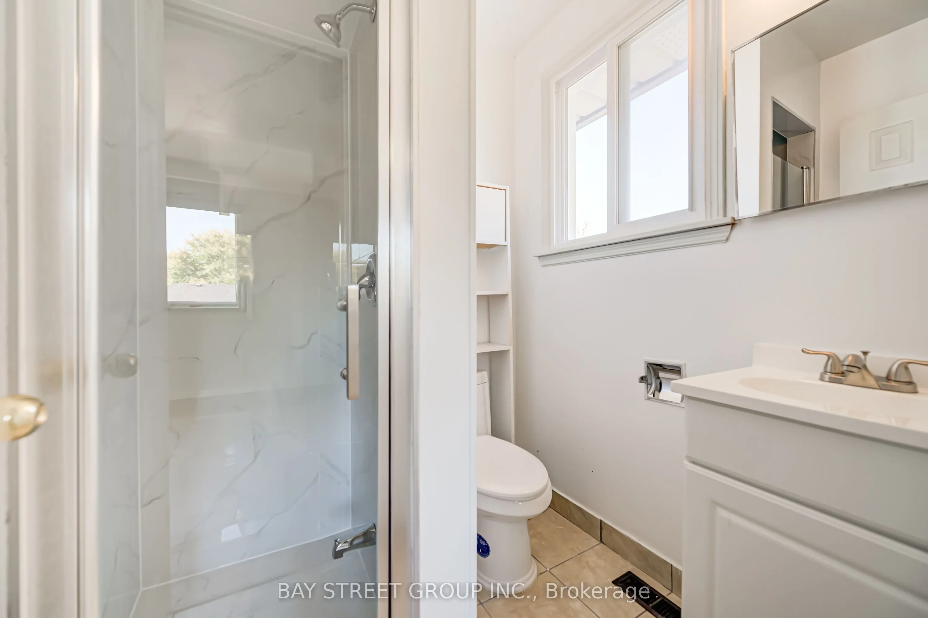 3420 Charmaine Heights