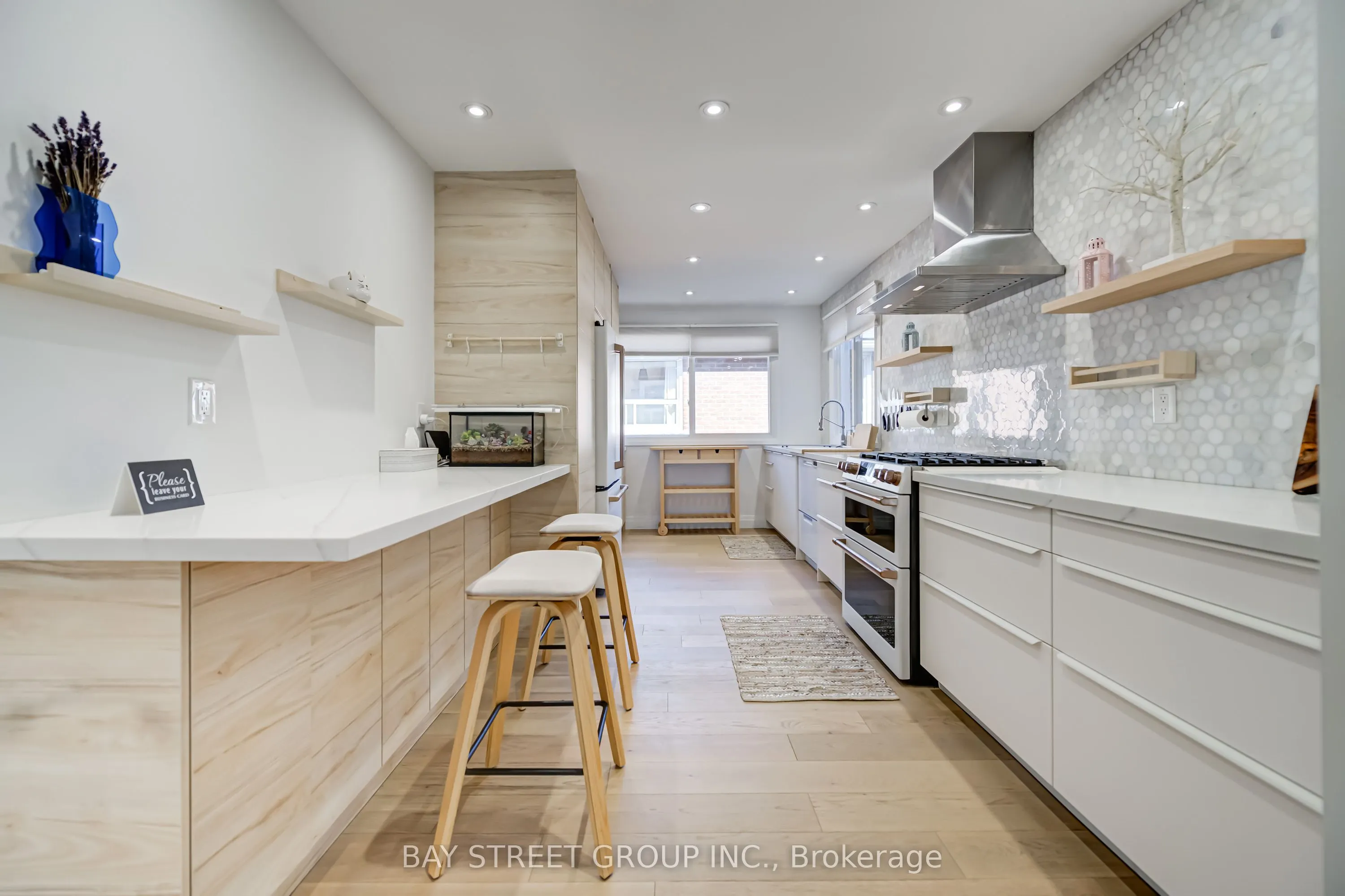 3420 Charmaine Heights