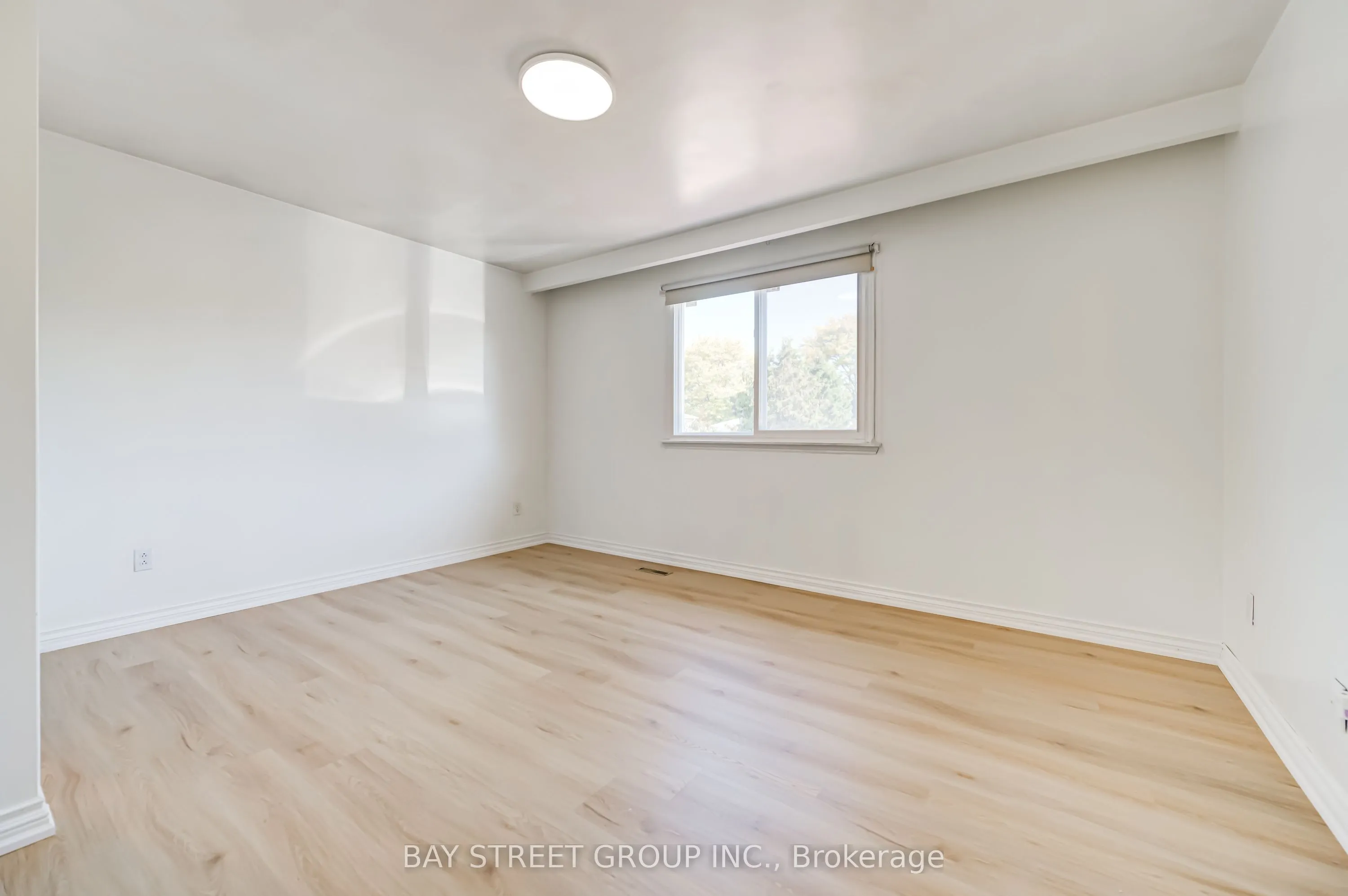 3420 Charmaine Heights