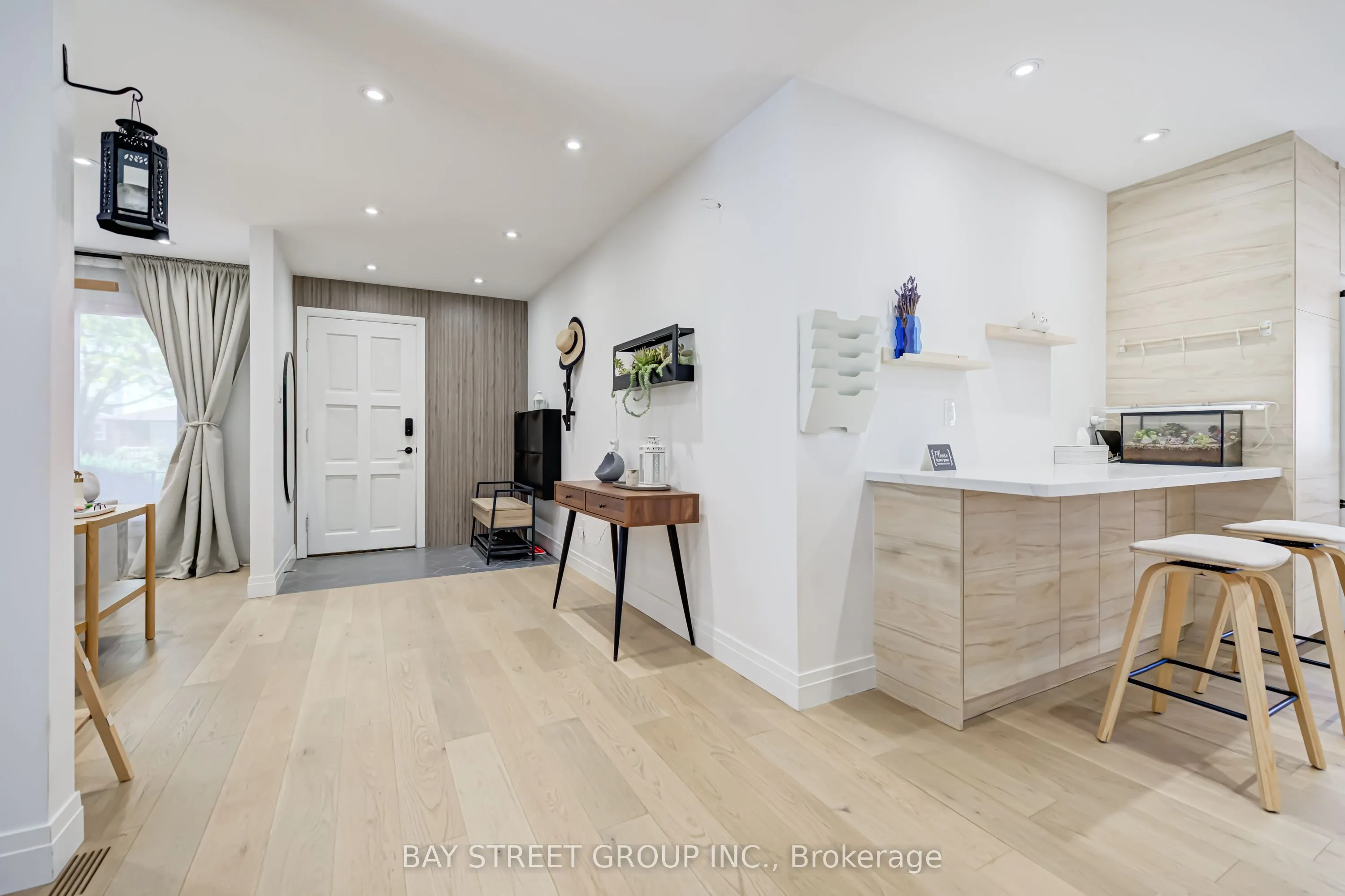 3420 Charmaine Heights
