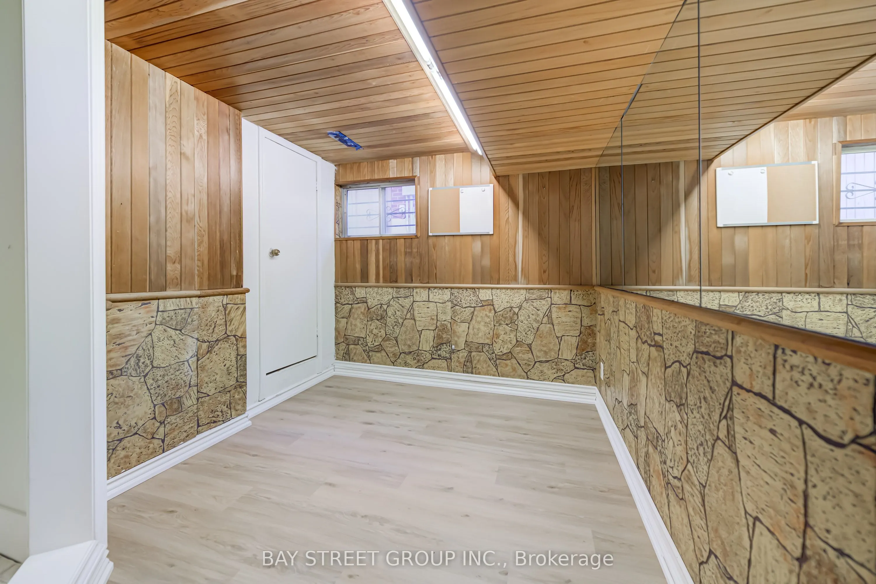 3420 Charmaine Heights