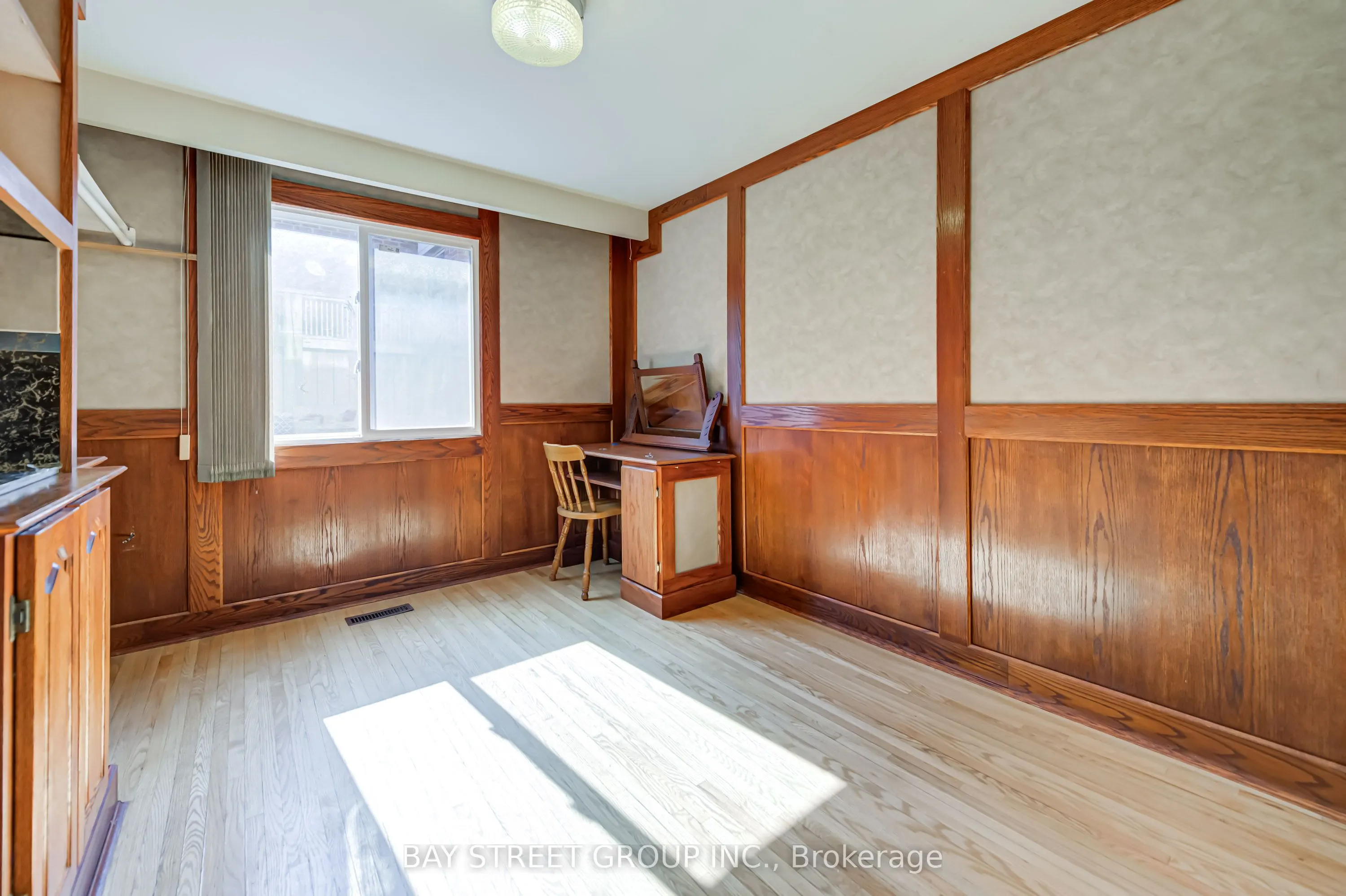 3420 Charmaine Heights