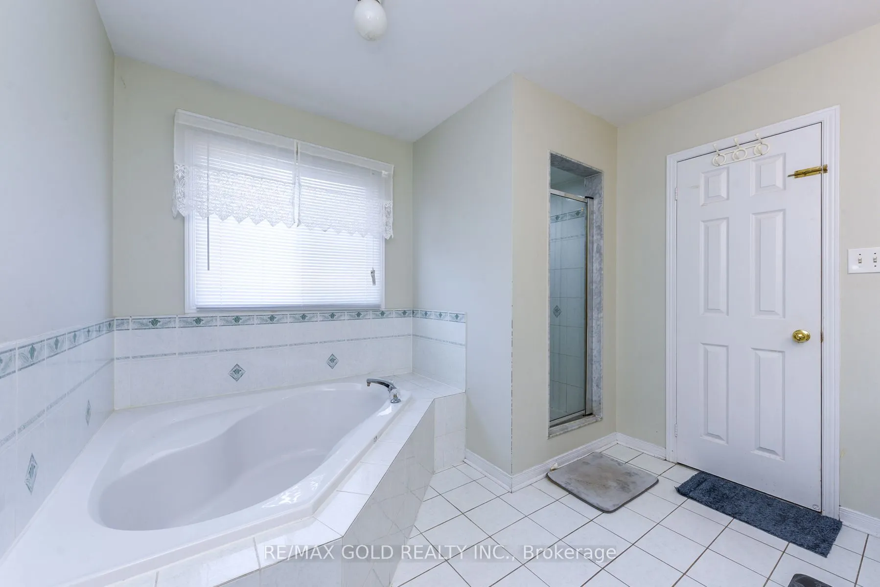 124 Starhill Crescent