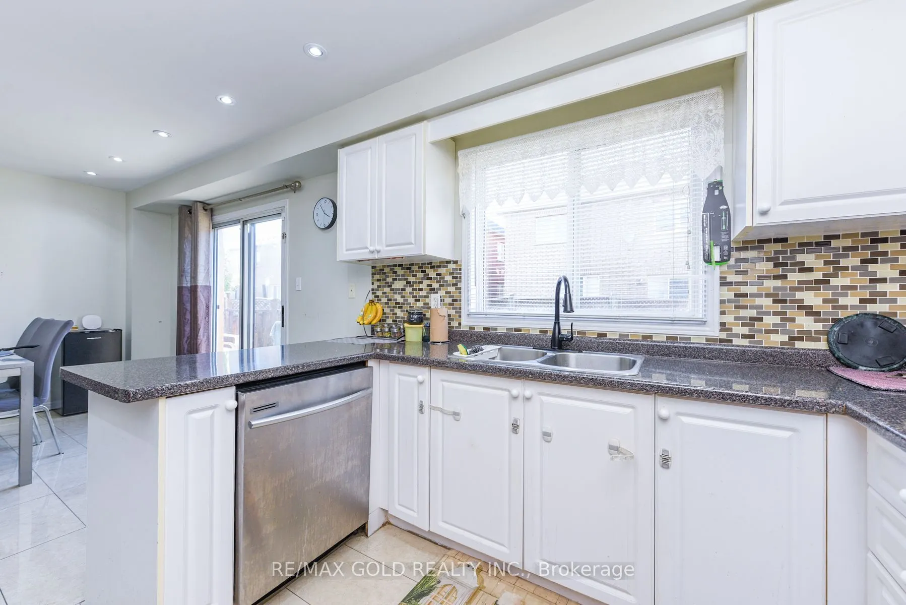 124 Starhill Crescent