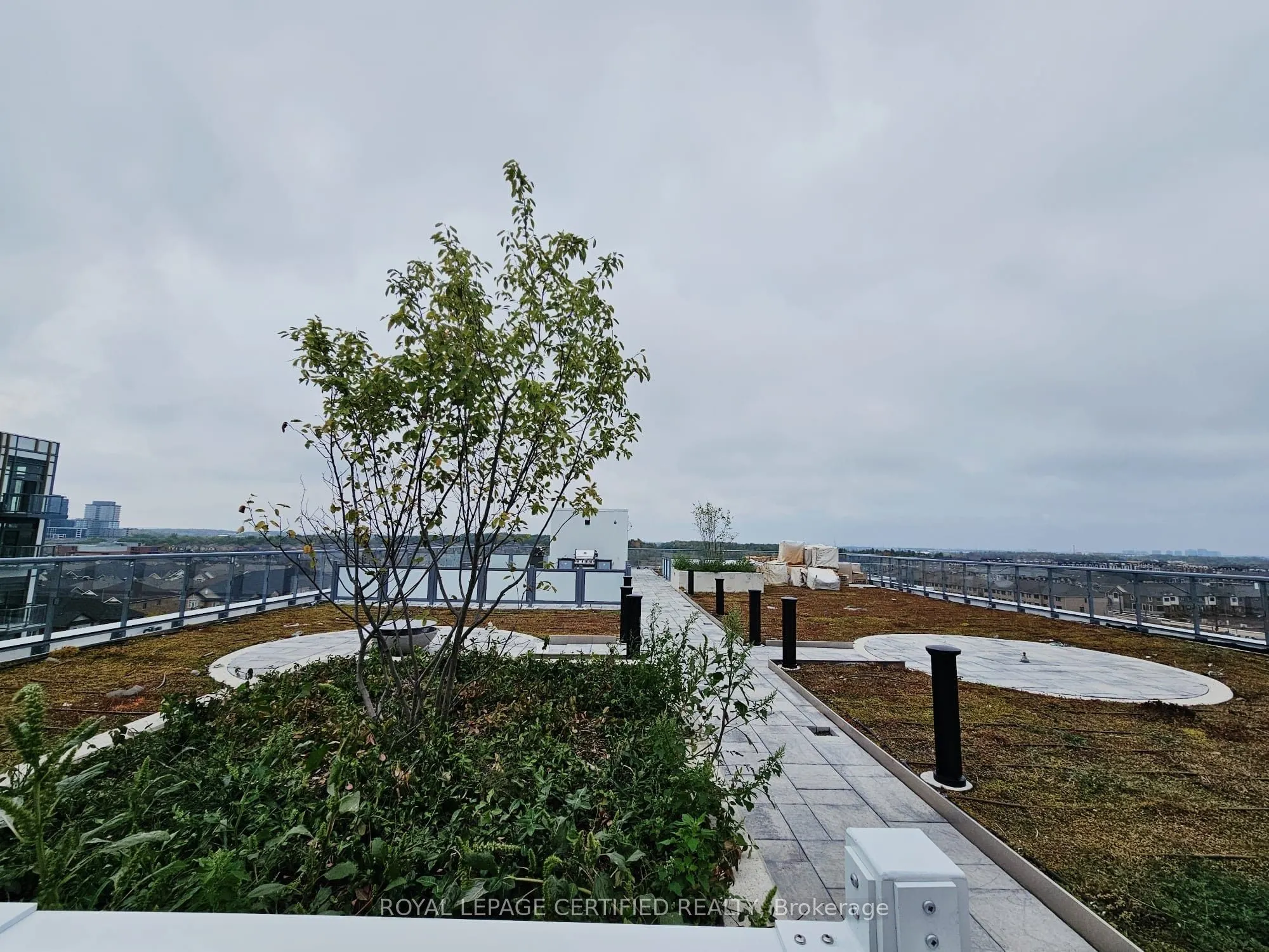 1005 Dundas Street E, #804