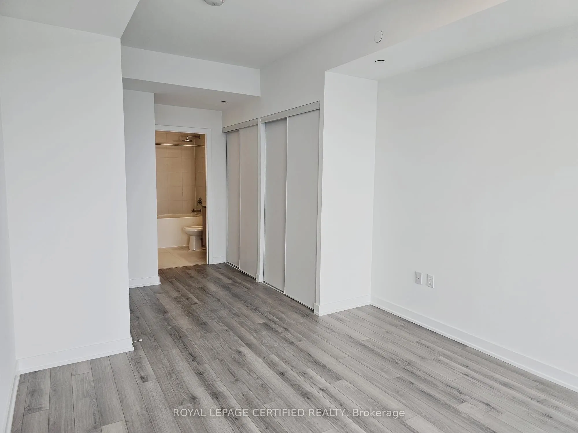 1005 Dundas Street E, #804